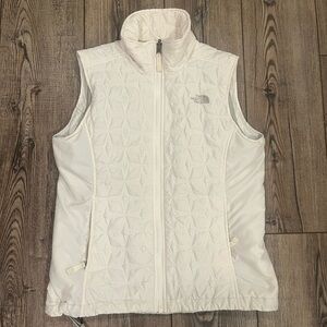 🧥 The North Face Insulated White Quilted Vest – Size S (Men’s/Unisex)